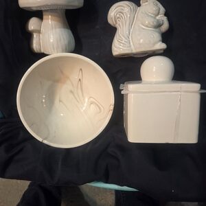 Elegant Cream Ceramic Art Set
